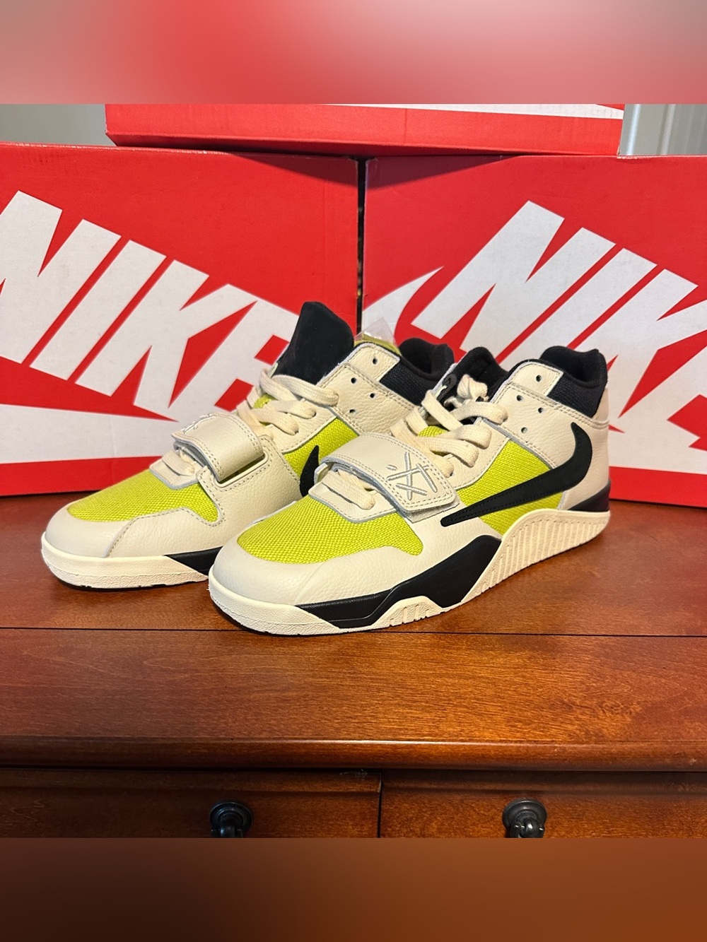Travis Scott × Air Jordan Jordan Jumpman Jack TR 'Bright Cactus'